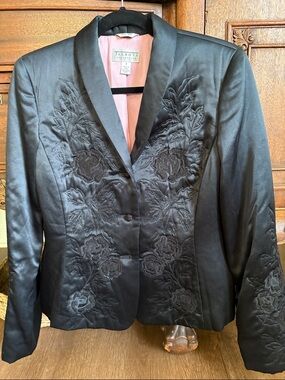 Vintage Talbots 💯 silk Black Embroidered Blazer